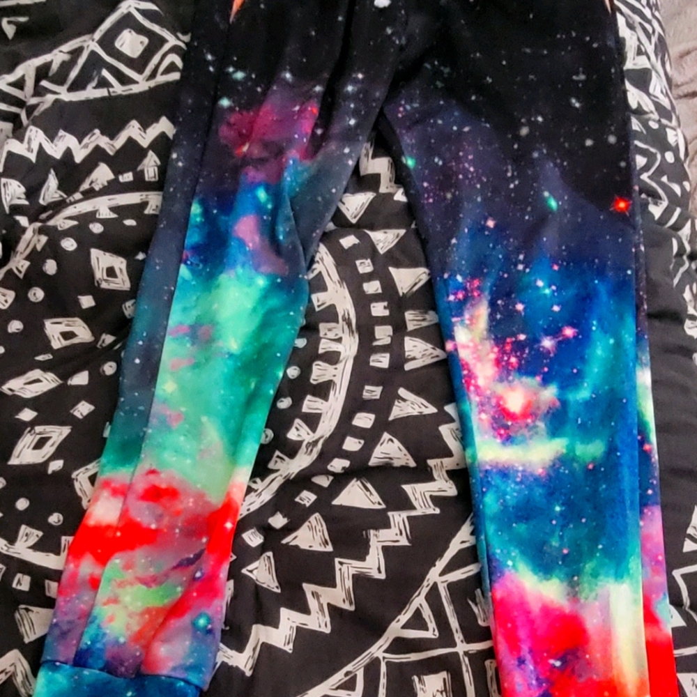 Into the AM joggers size L